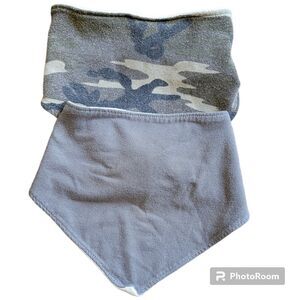 The hill stitch company Drool bibs